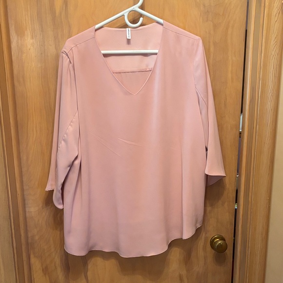 Elegant Pink Women's Top - Picture 1 of 4